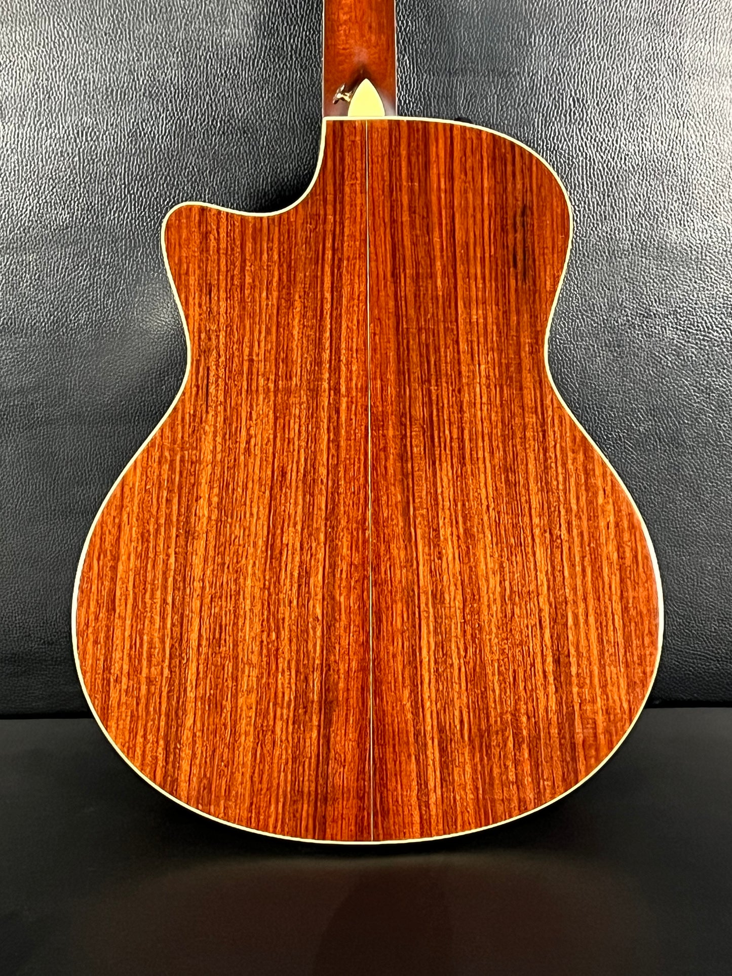 Taylor 916CE 2008 (PRE-OWNED)
