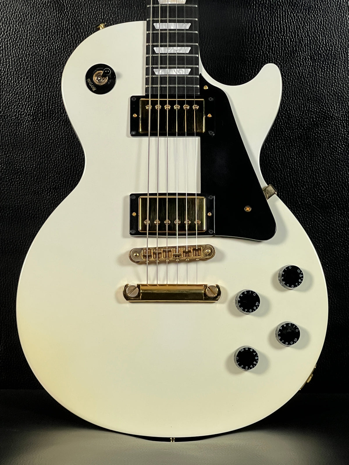 Gibson Les Paul Studio Alpine White with Gold Hardware (PRE-OWNED)