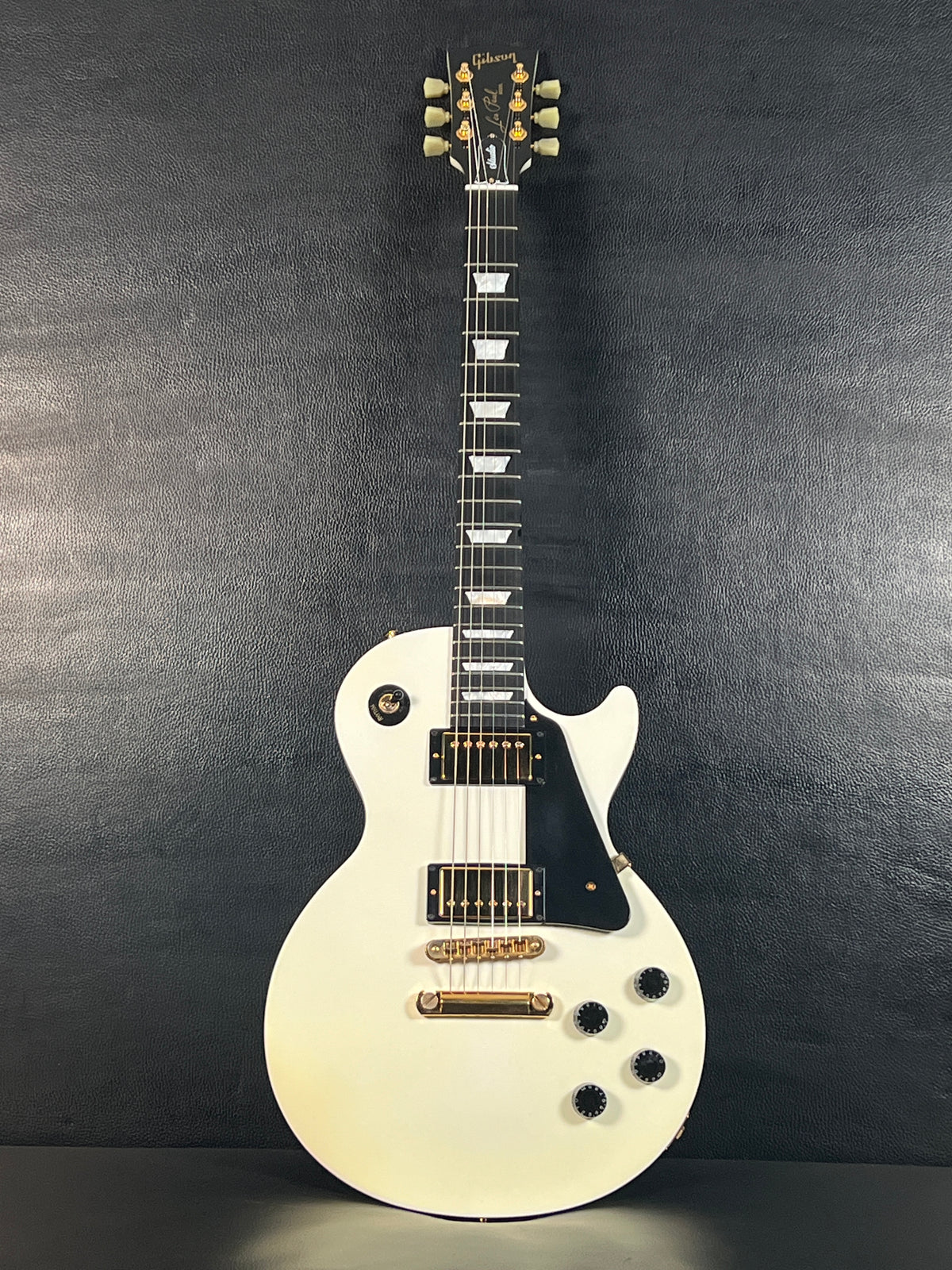 Gibson Les Paul Studio Alpine White with Gold Hardware (PRE-OWNED)