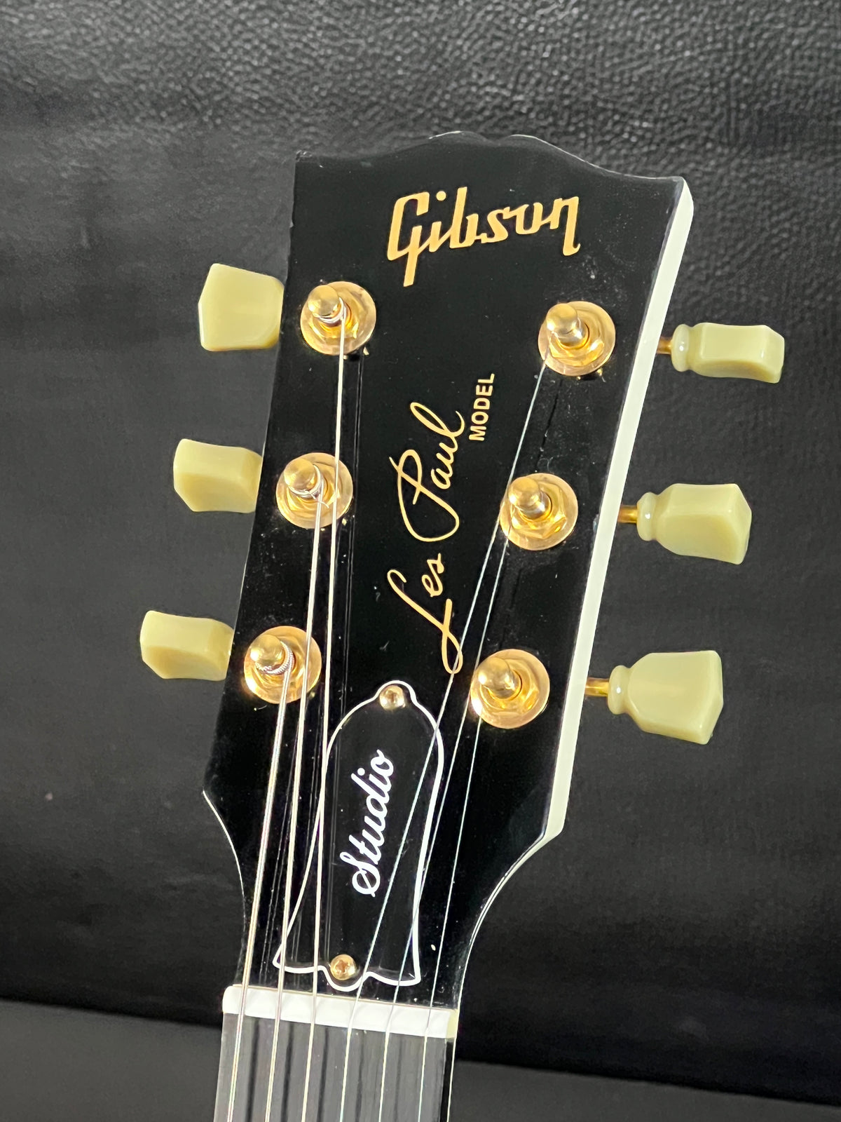 Gibson Les Paul Studio Alpine White with Gold Hardware (PRE-OWNED)