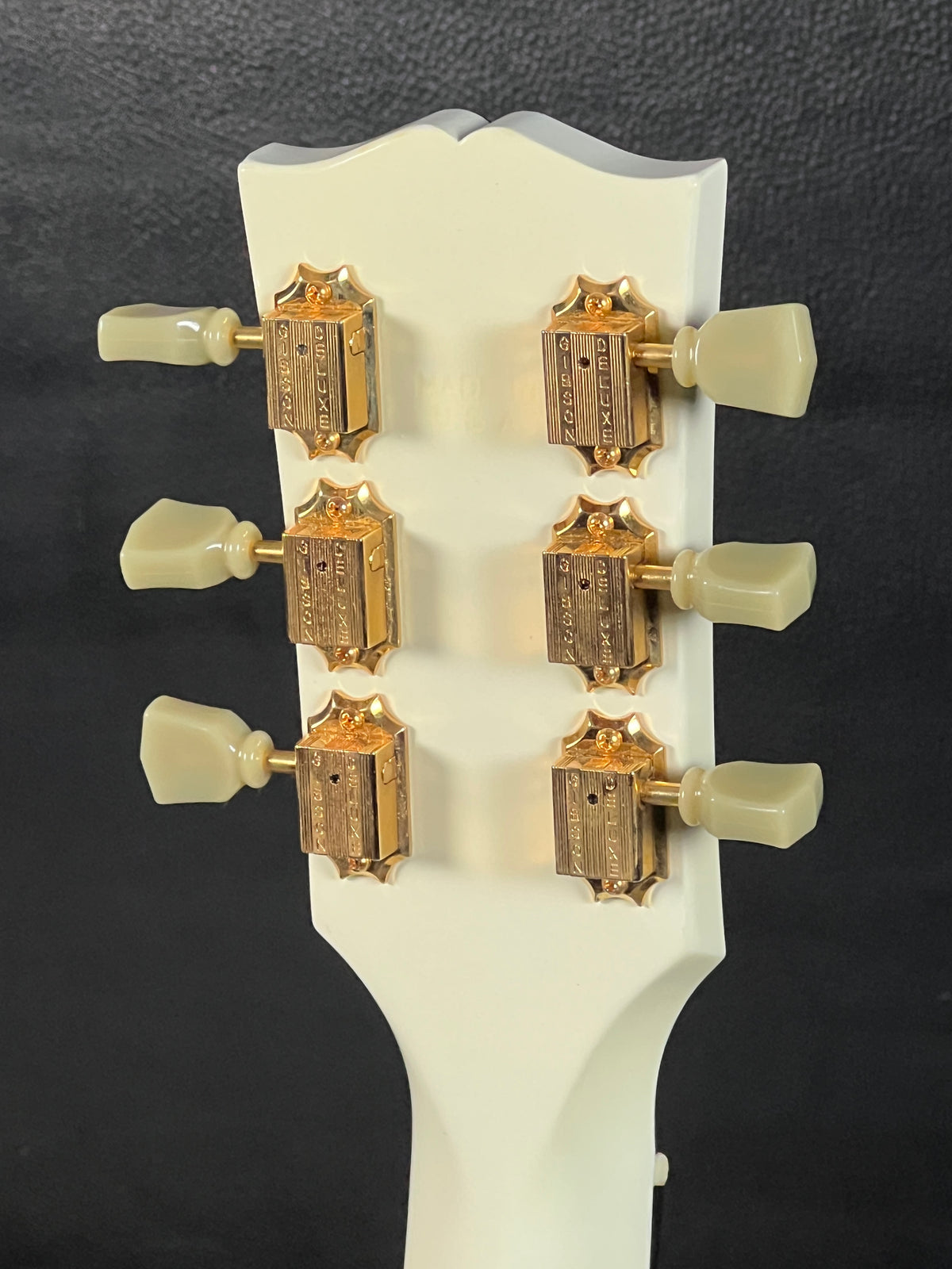 Gibson Les Paul Studio Alpine White with Gold Hardware (PRE-OWNED)