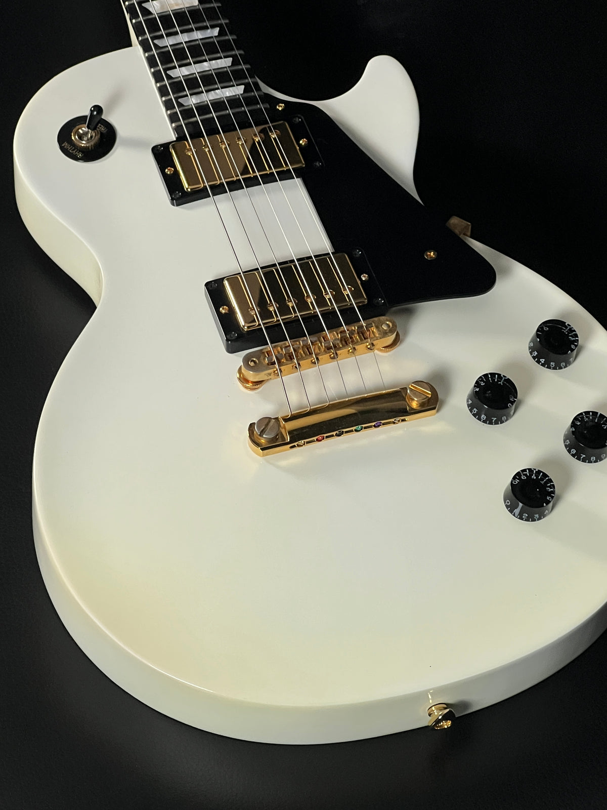 Gibson Les Paul Studio Alpine White with Gold Hardware (PRE-OWNED)