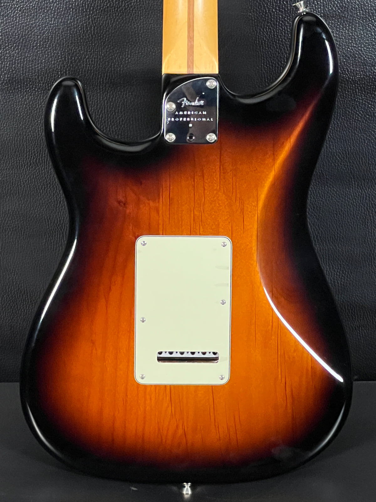 Fender 70th Anniversary American Professional II Stratocaster 2-Color Sunburst (PRE-OWNED)