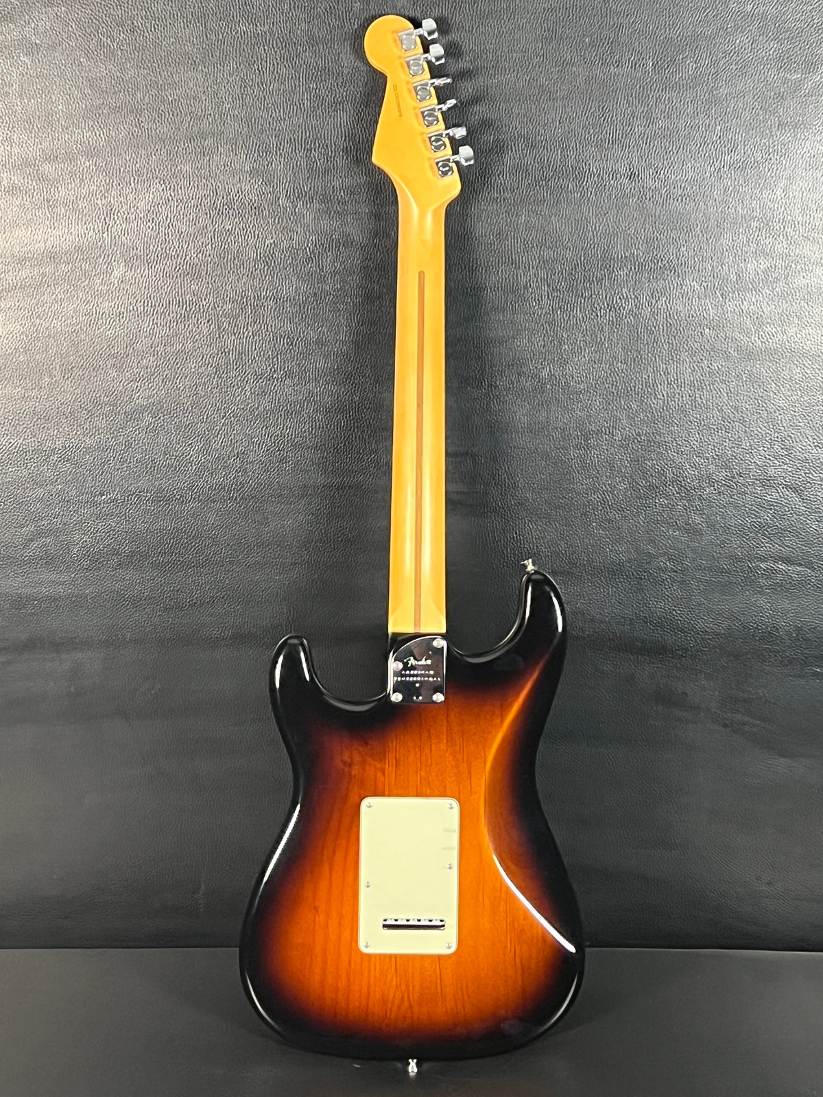 Fender 70th Anniversary American Professional II Stratocaster 2-Color Sunburst (PRE-OWNED)