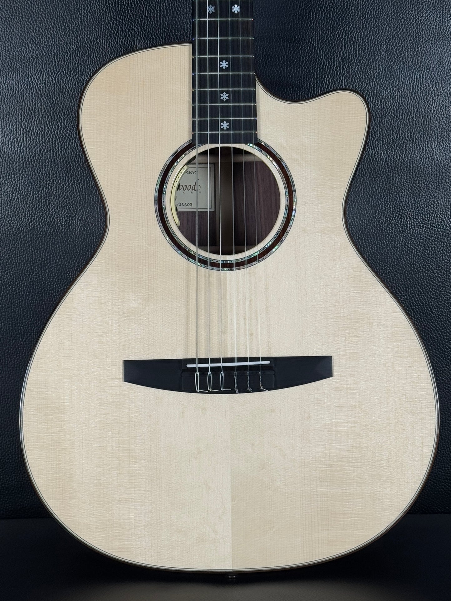 Lakewood M-32 CP Crossover Nylon