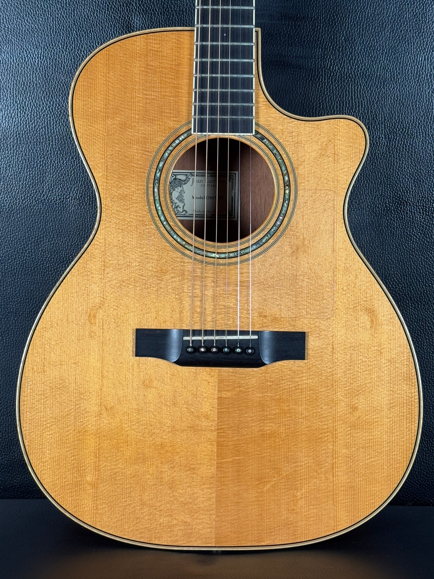 Larrivee OMV 05 (PRE-OWNED)