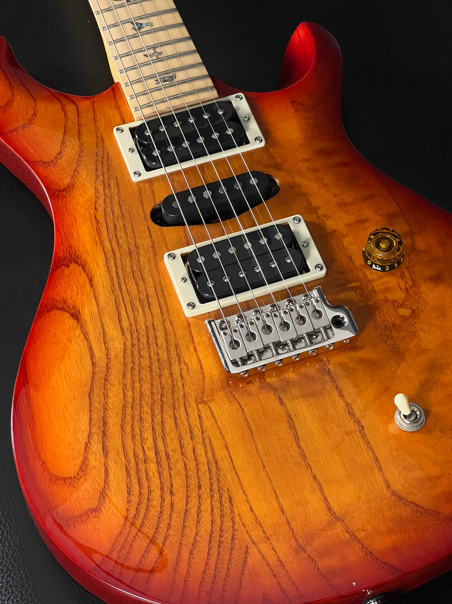 PRS SE Swamp Ash Special Electric Guitar Vintage Sunburst