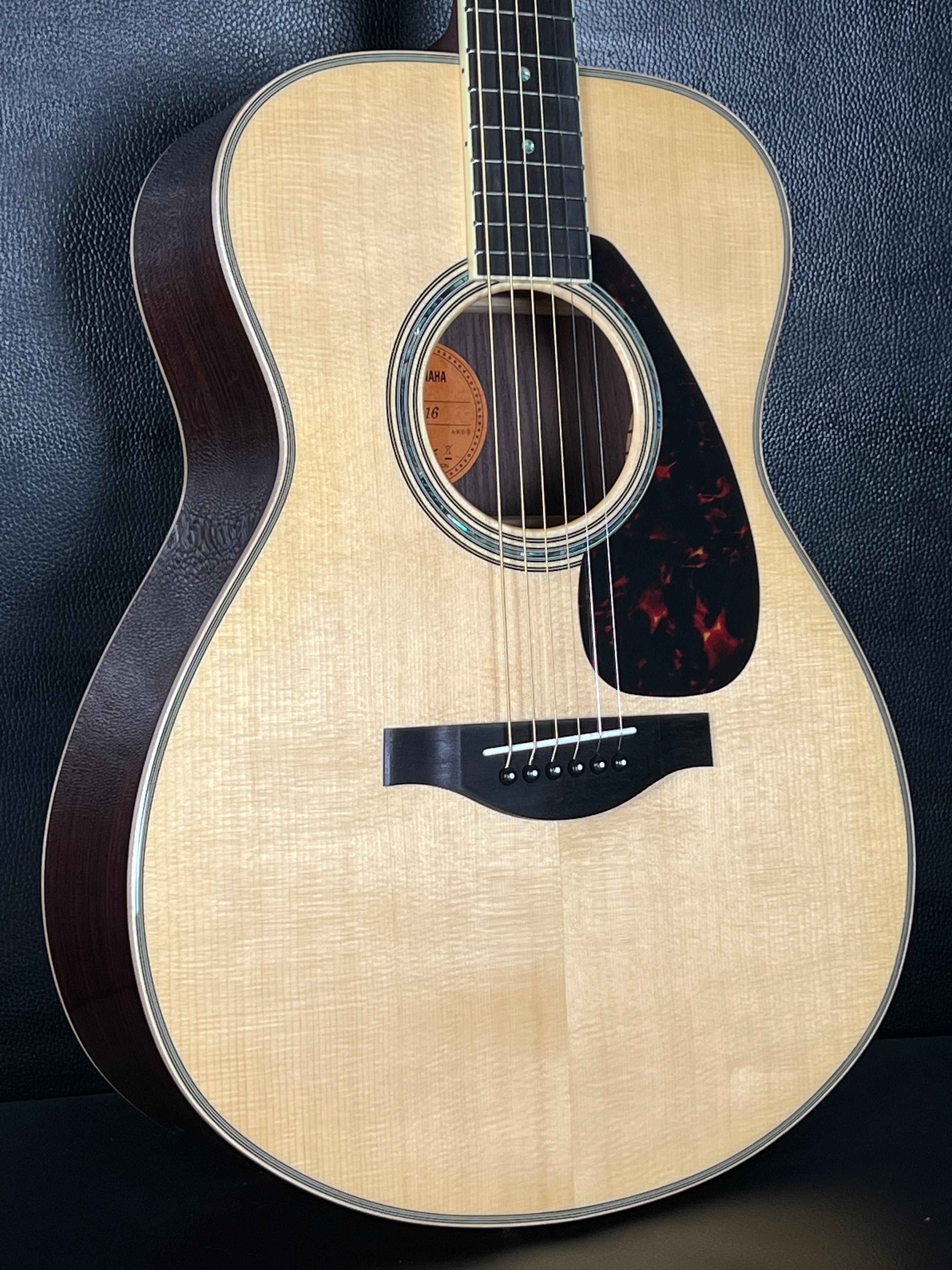 Yamaha LS16 – Guitar HAUS