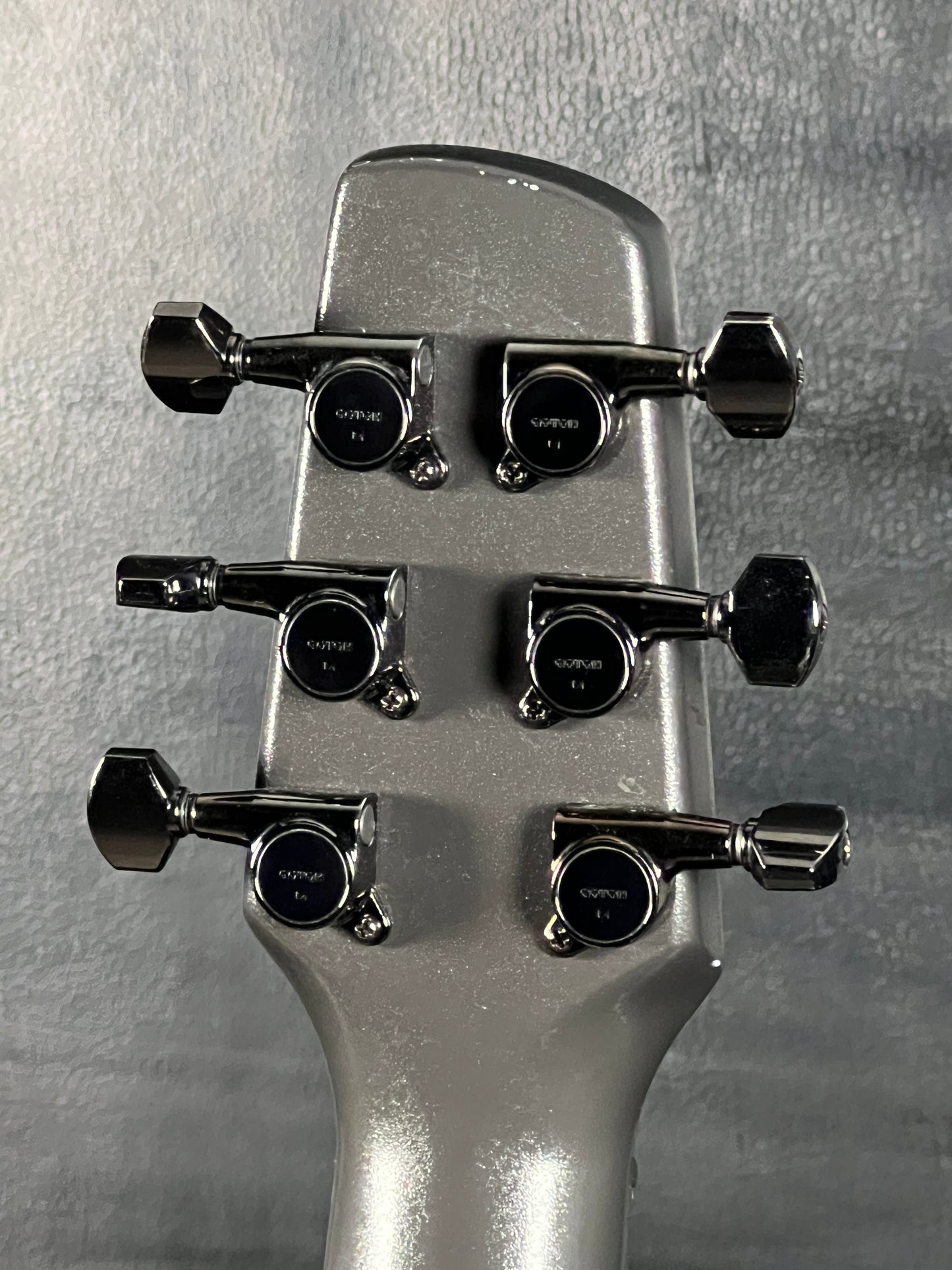 Composite Acoustics Cargo, Gray with Pickup – Travel Guitar (Pre-Owned)