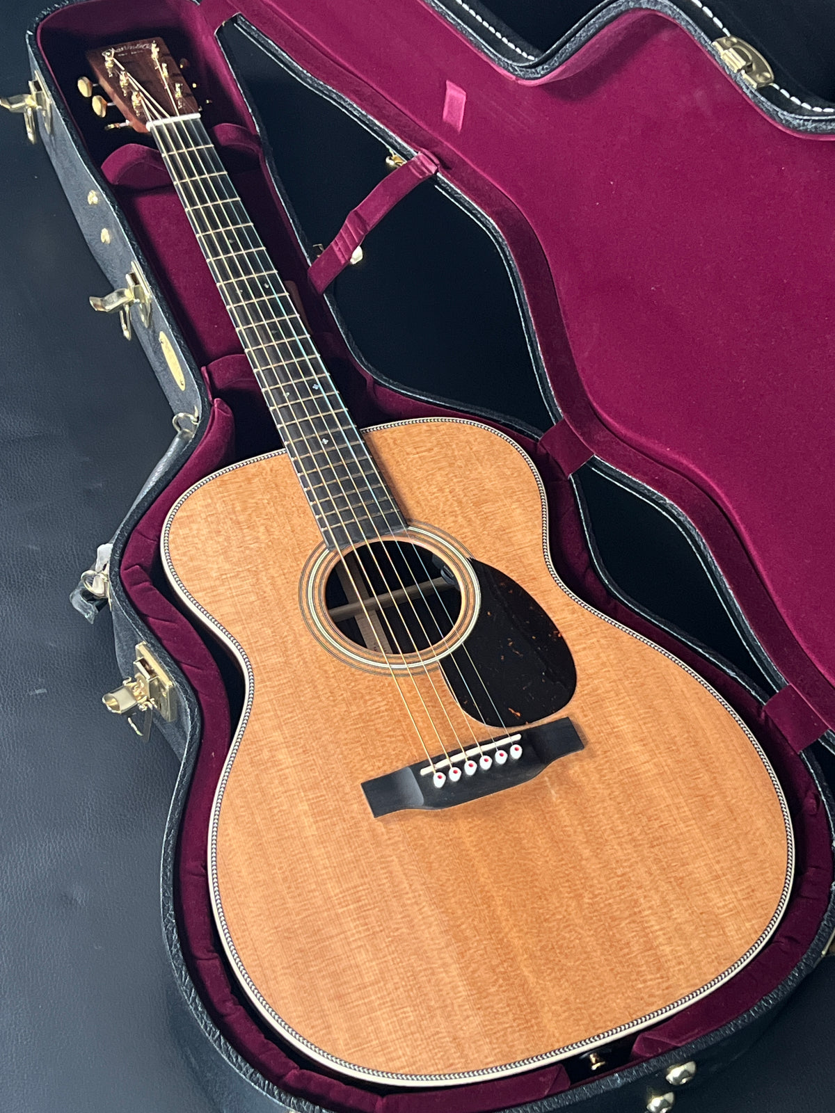 Martin OM-28e Modern Deluxe w/ Pickup 2024 (PRE-OWNED)