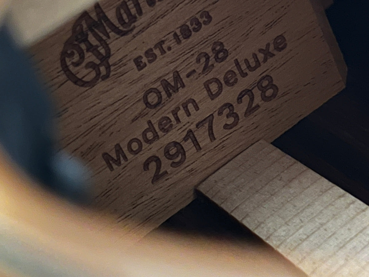 Martin OM-28e Modern Deluxe w/ Pickup 2024 (PRE-OWNED)