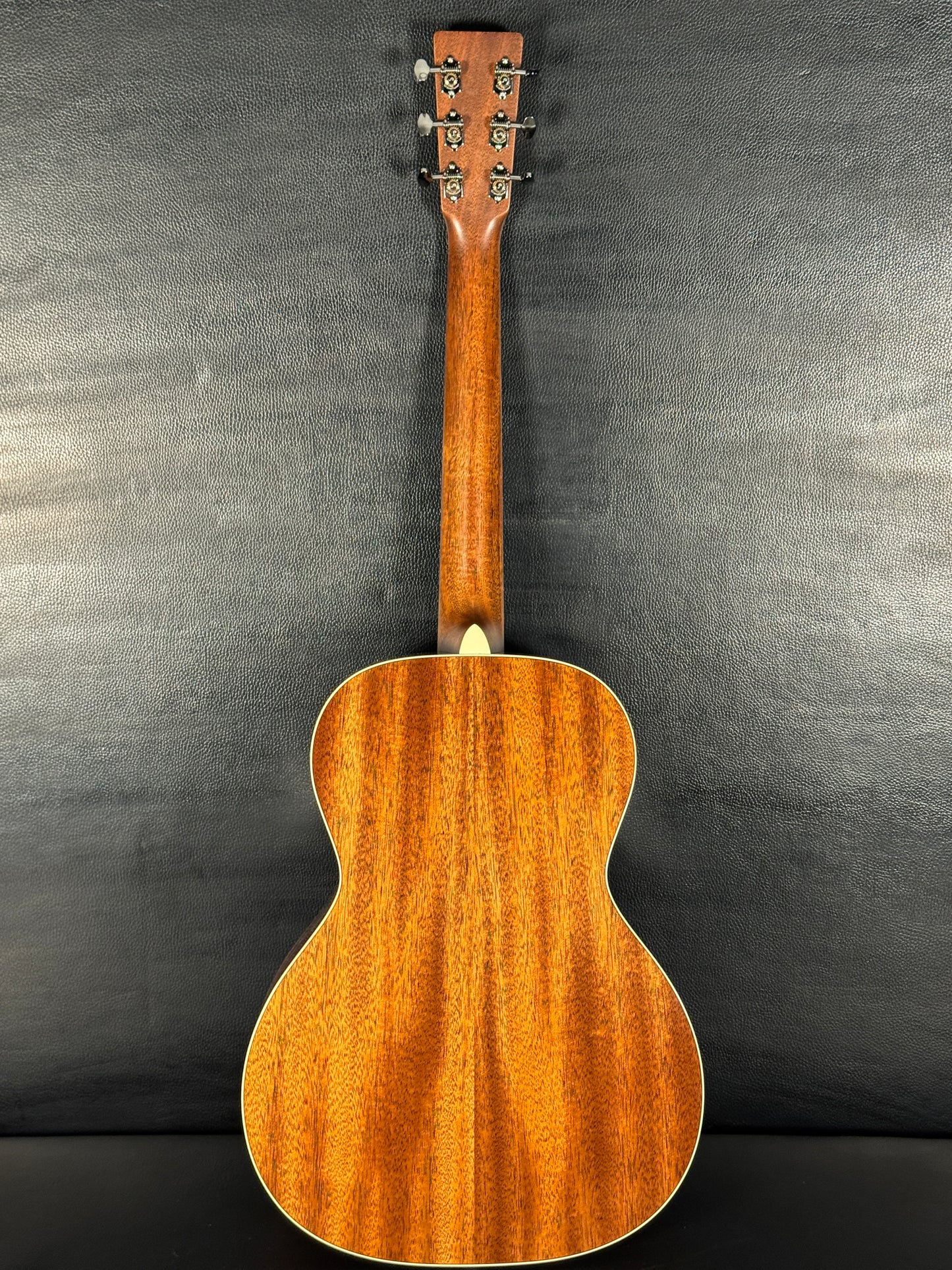 Martin CEO-7 14 Fret 00 Body Adirondack Spruce top (PRE-OWNED)