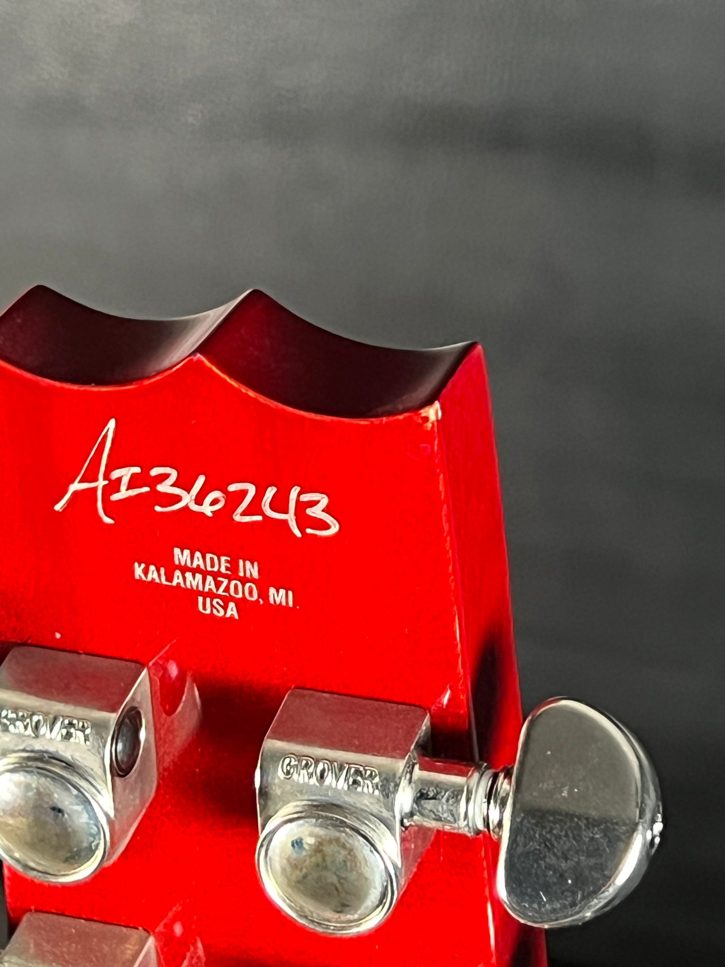 Heritage H-535 Semi-Hollow Trans Cherry w/ Hardcase (PRE-OWNED)