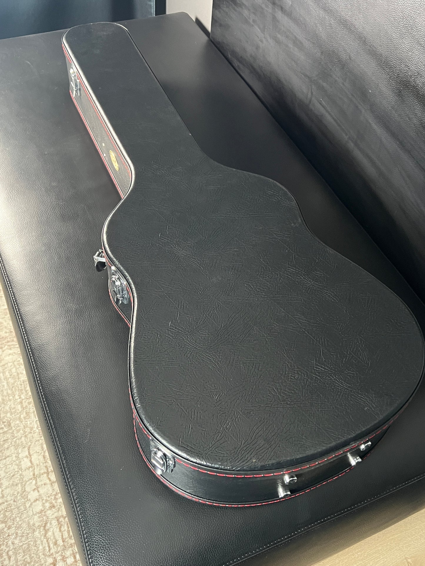 Guild D-150 (PRE-OWNED)