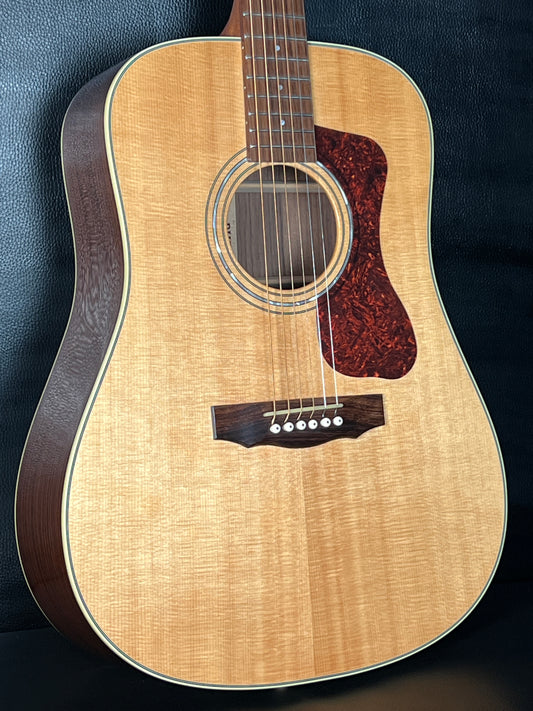 Guild D-150 (PRE-OWNED)
