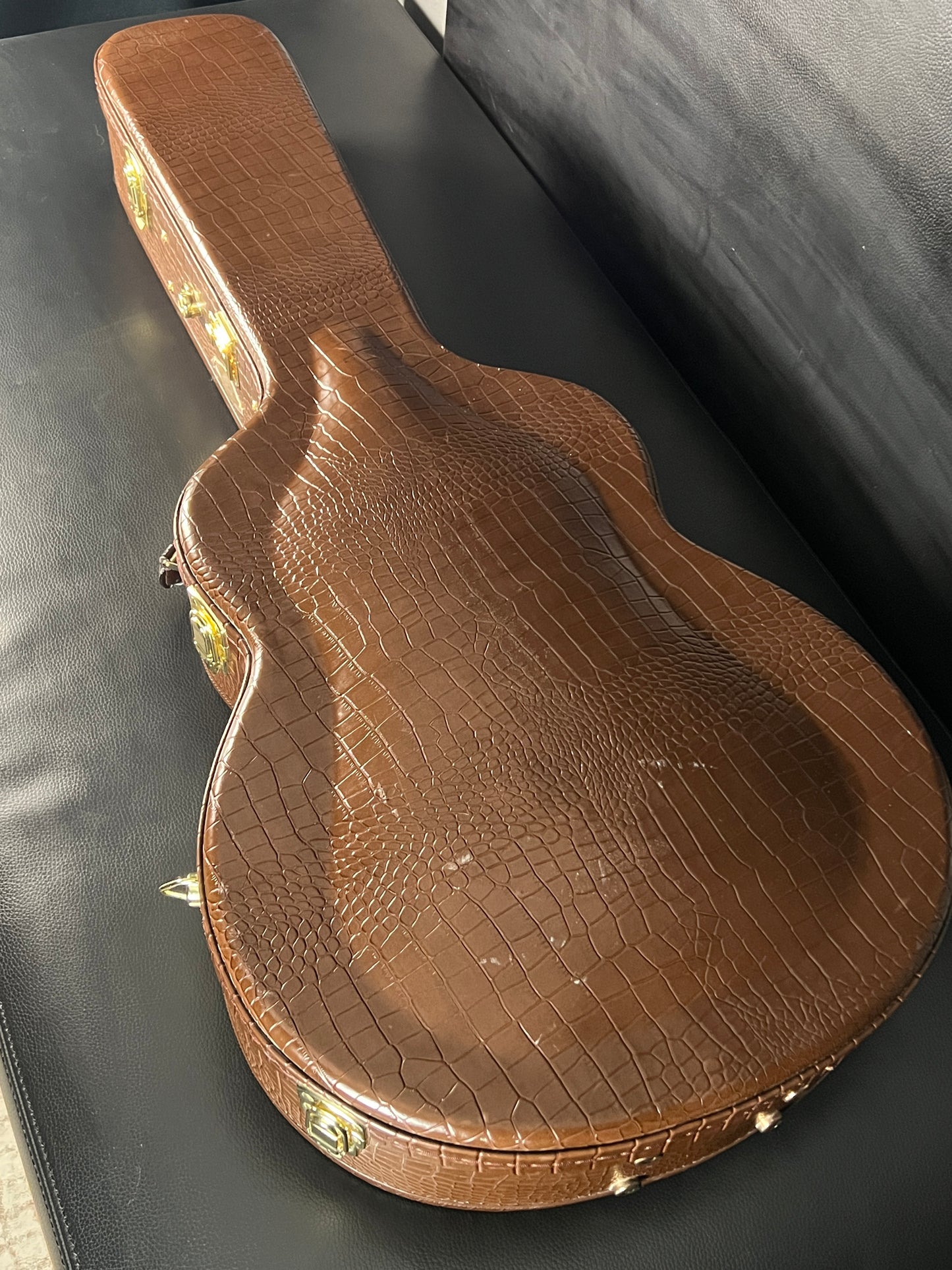 Taylor GS Acoustic Western Red Cedar & Tropical American Mahogany (PRE-OWNED)