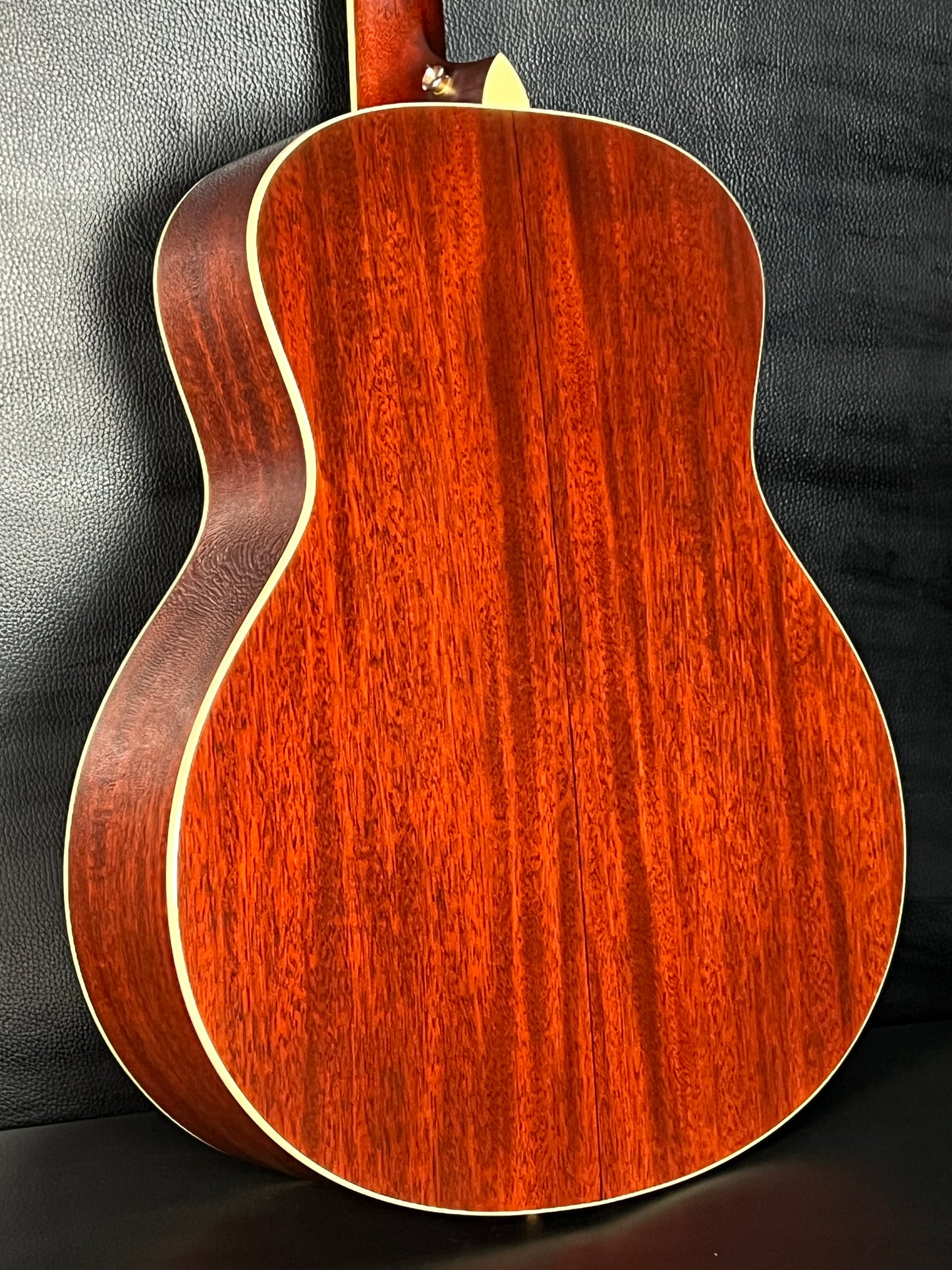 Taylor GS Acoustic Western Red Cedar & Tropical American Mahogany (PRE-OWNED)