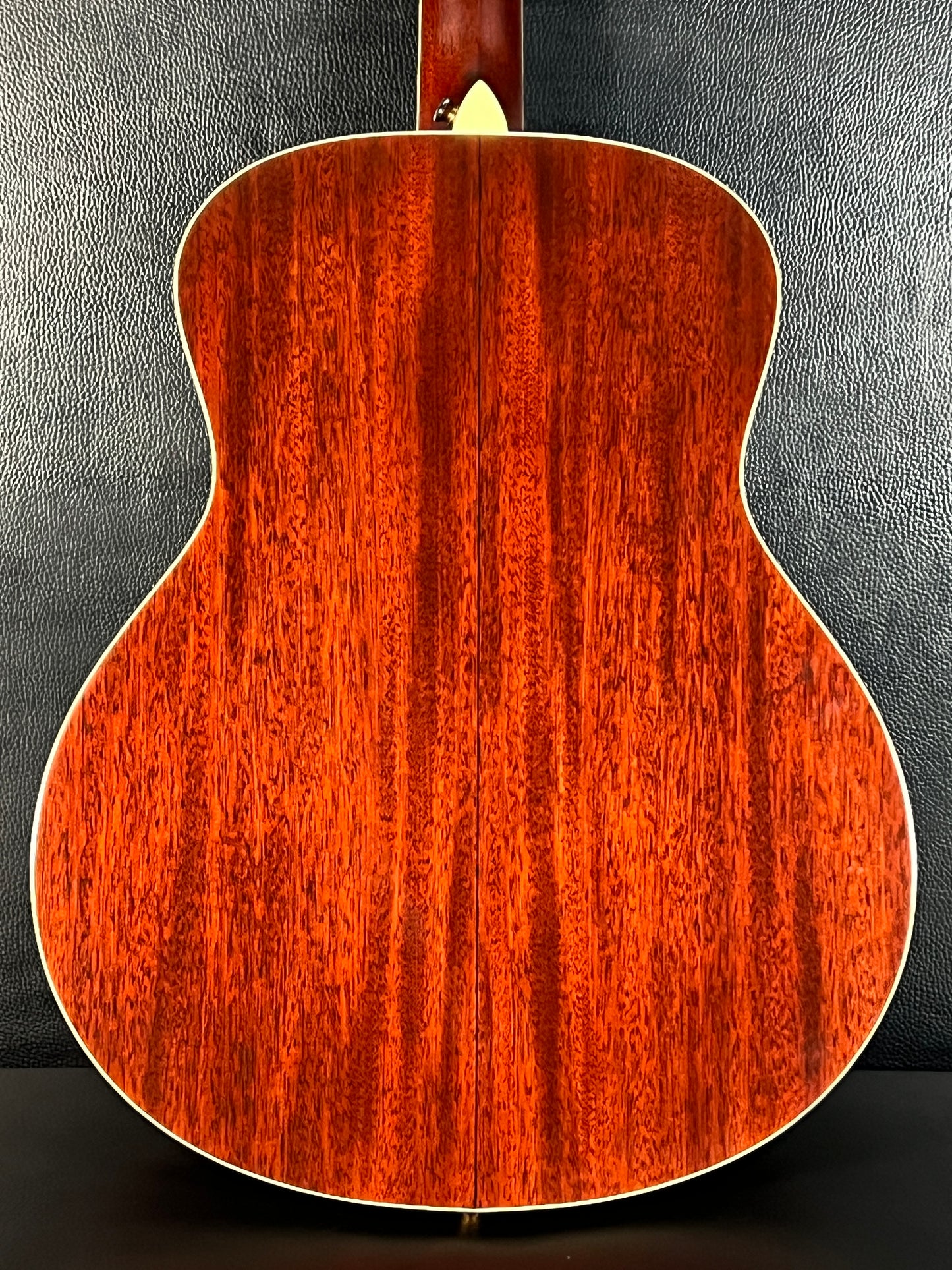 Taylor GS Acoustic Western Red Cedar & Tropical American Mahogany (PRE-OWNED)