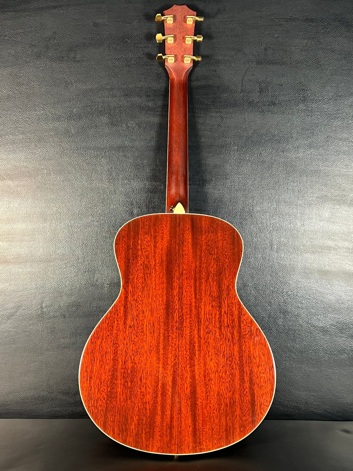 Taylor GS Acoustic Western Red Cedar & Tropical American Mahogany (PRE-OWNED)