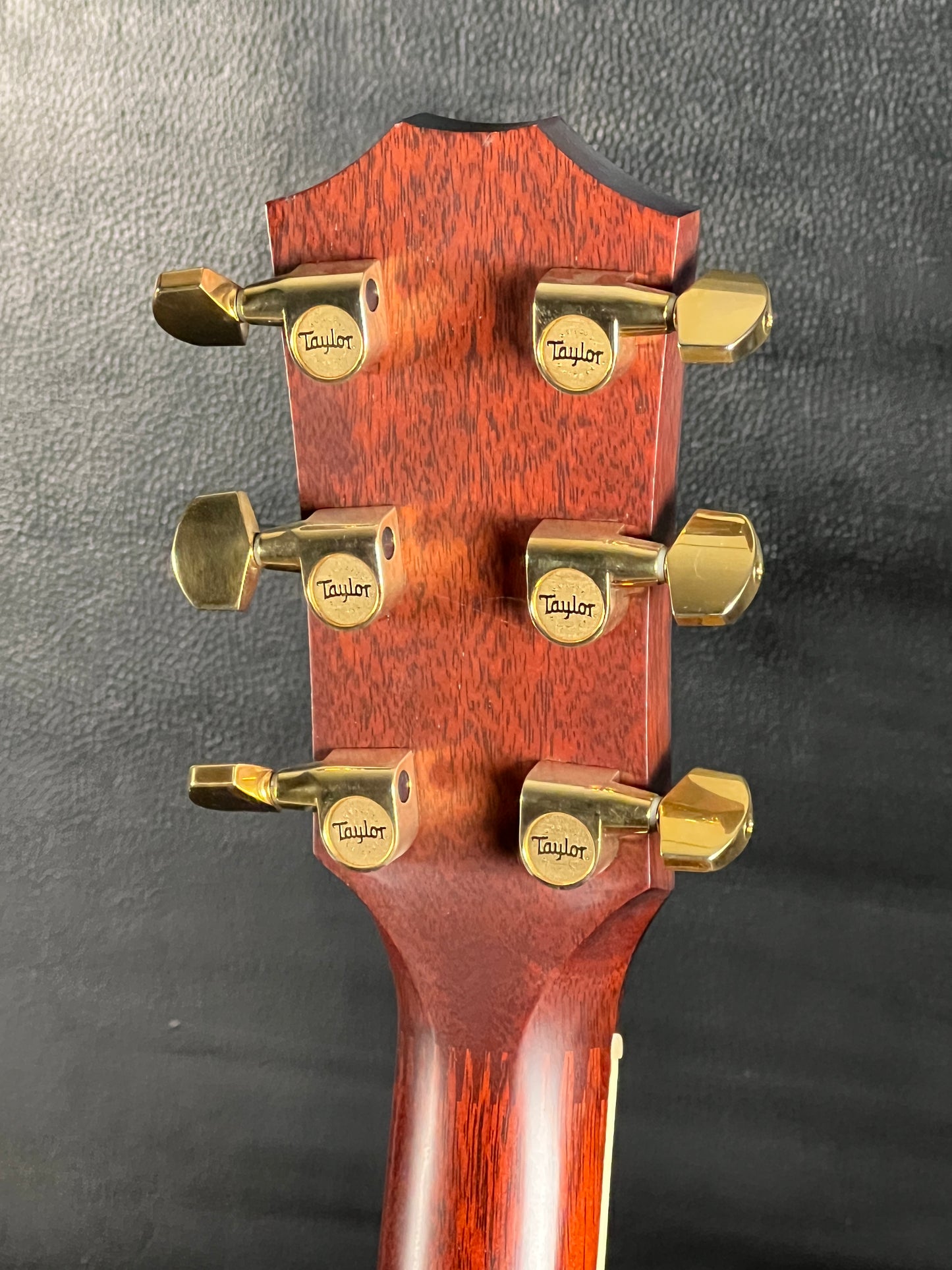 Taylor GS Acoustic Western Red Cedar & Tropical American Mahogany (PRE-OWNED)