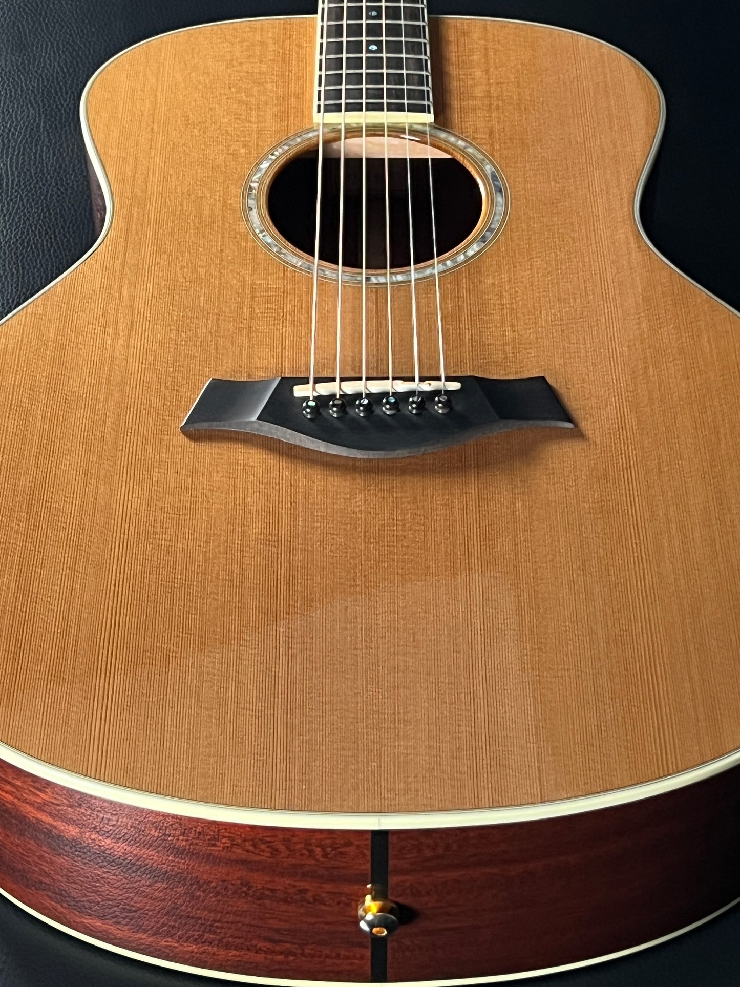 Taylor GS Acoustic Western Red Cedar & Tropical American Mahogany (PRE-OWNED)