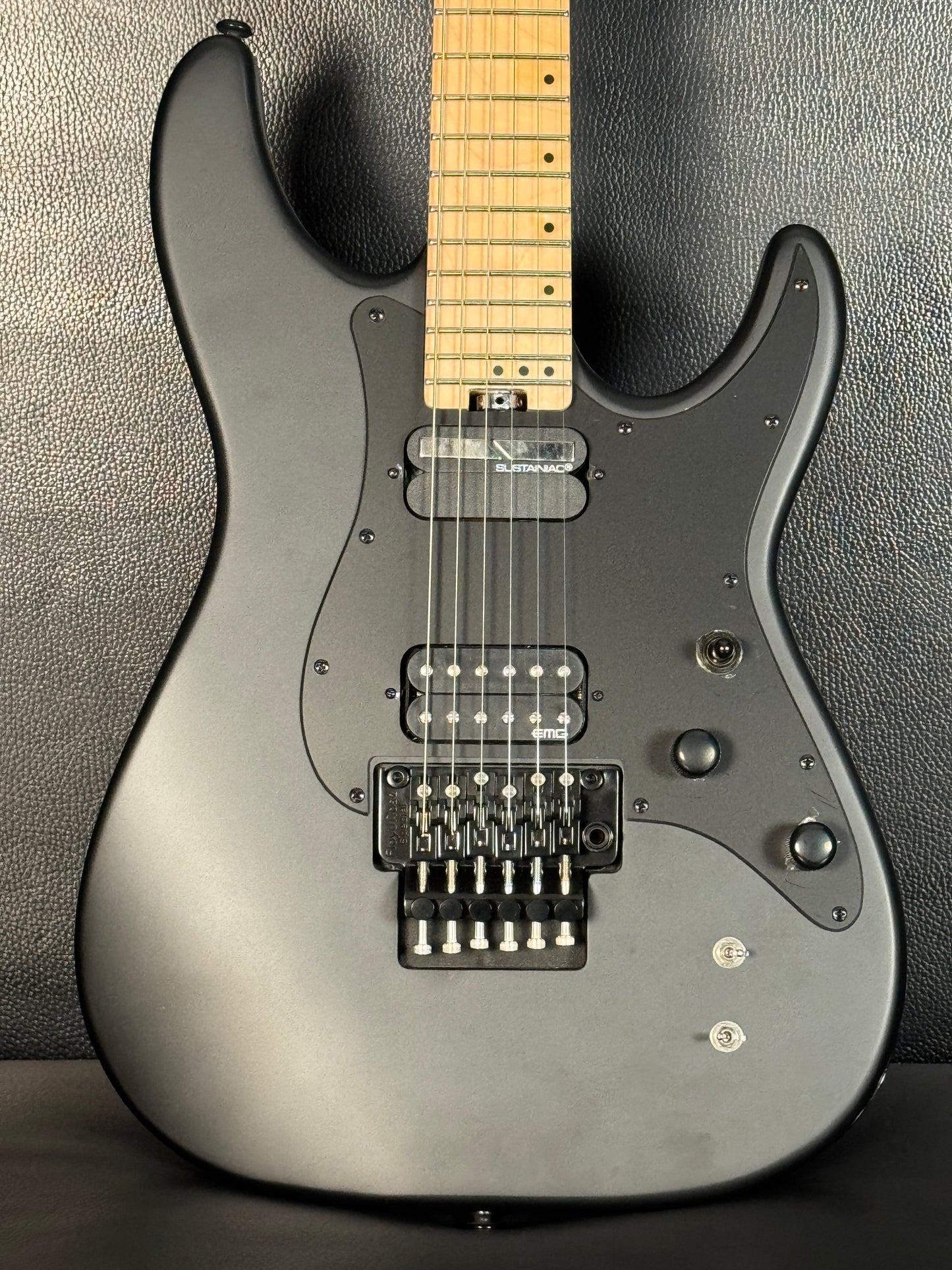 Schecter Sun Valley SS‑FR Sustainiac w/ Hard Case (PRE-OWNED)