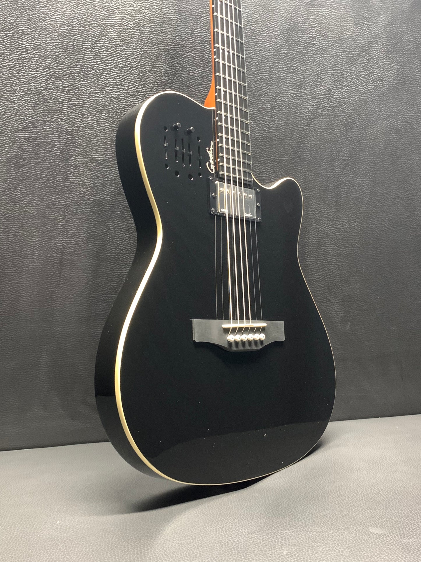 Godin A6 ULTRA Black HG (PRE-OWNED)