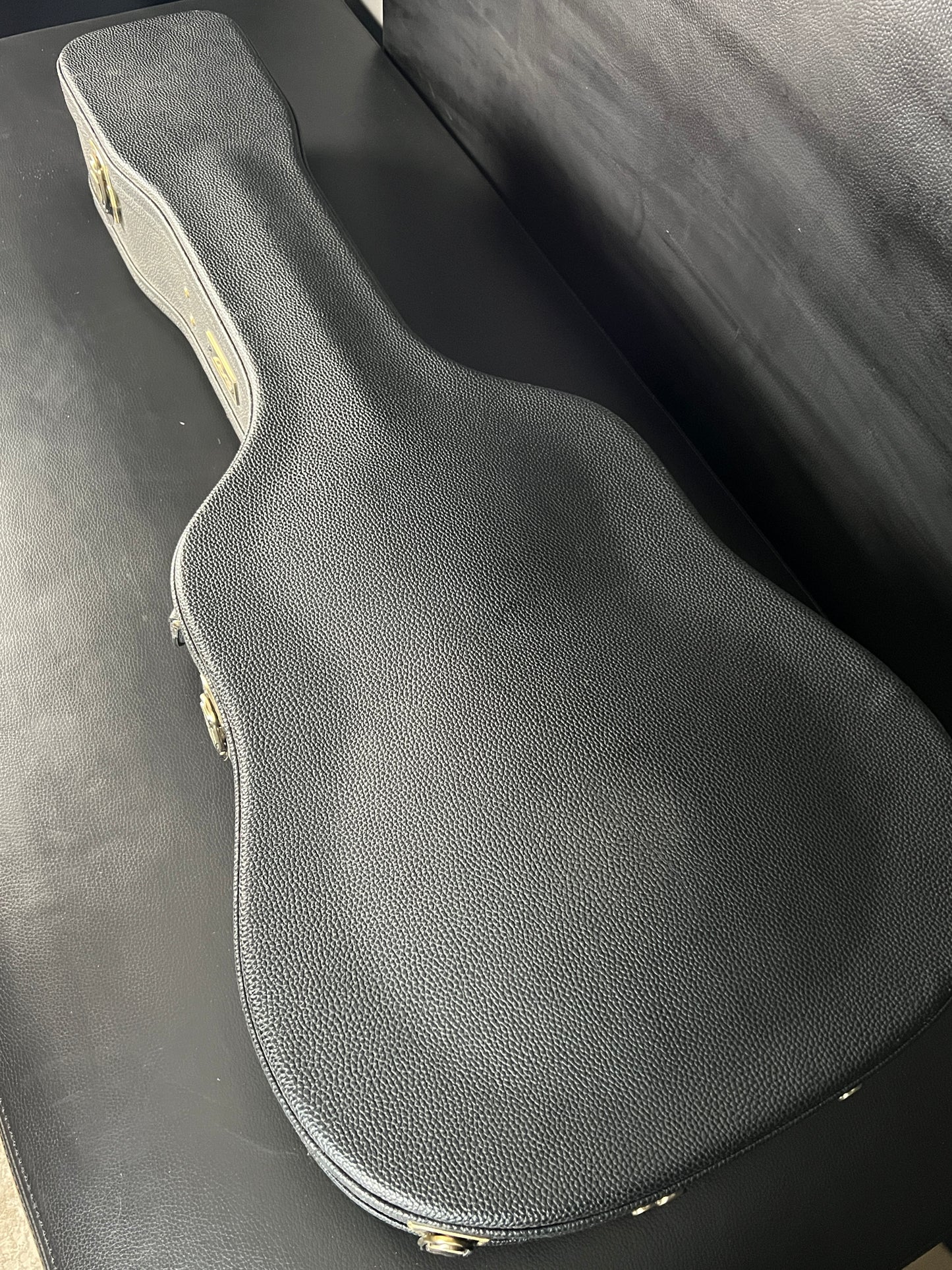 Lag  Tramontane THV30DCE HyVibe (PRE-OWNED)