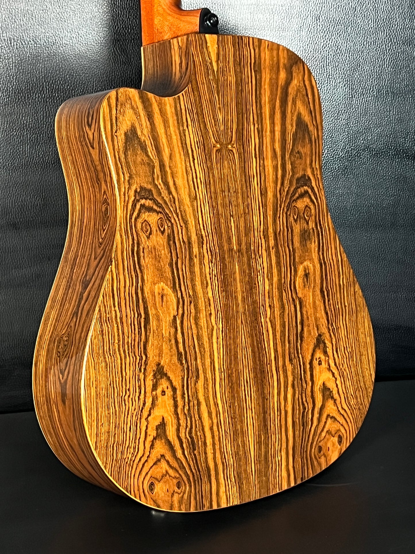 Lag  Tramontane THV30DCE HyVibe (PRE-OWNED)