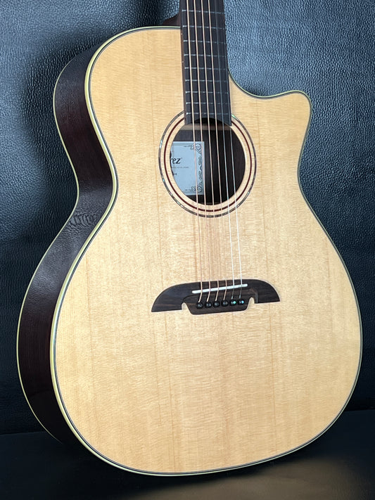 Alvarez MG70Ce Masterworks Grand Auditorium