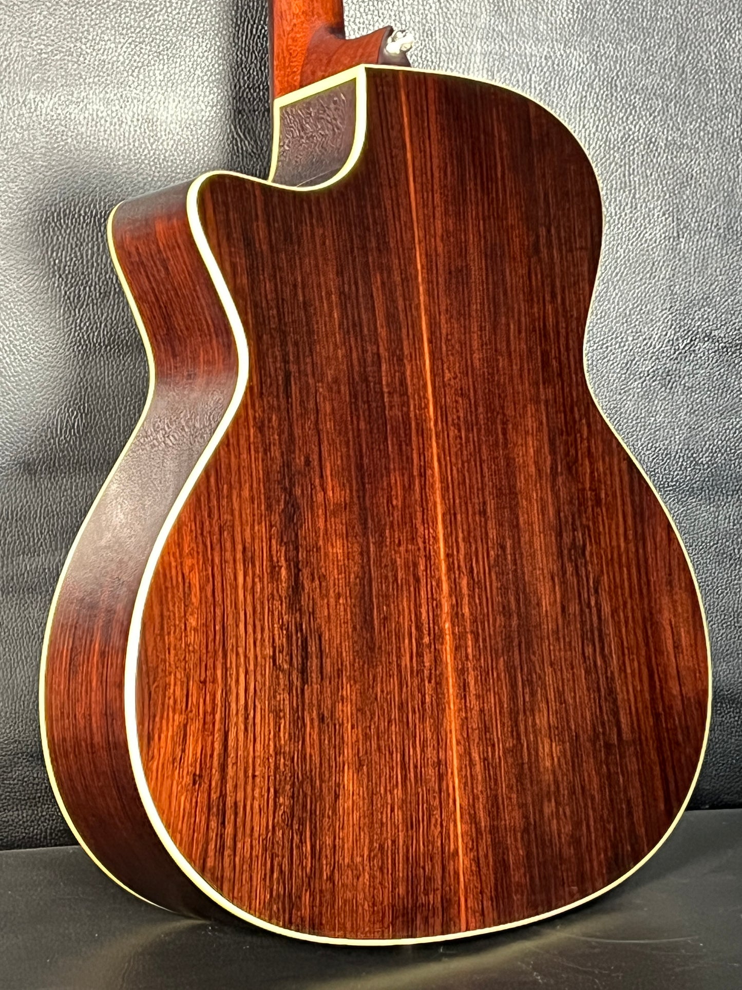 Alvarez MG70Ce Masterworks Grand Auditorium