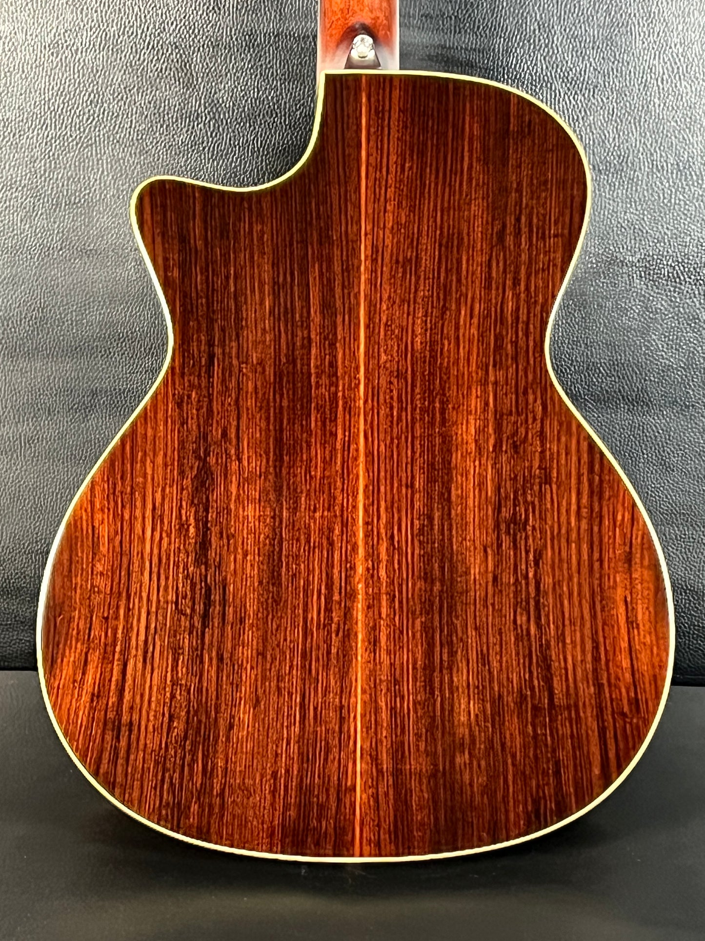 Alvarez MG70Ce Masterworks Grand Auditorium