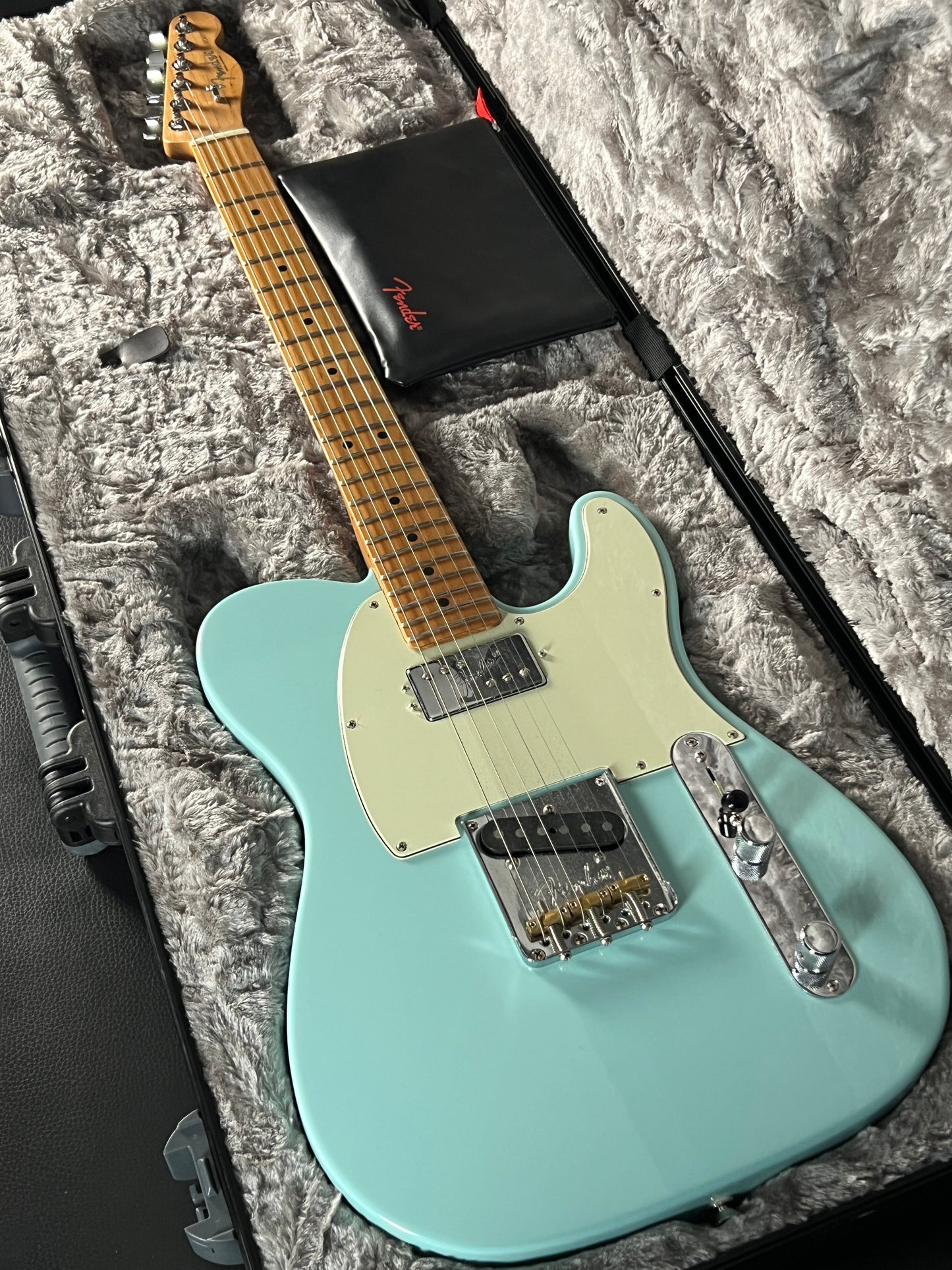 Fender Limited Edition American Pro Telecaster Daphne Blue (PRE-OWNED)