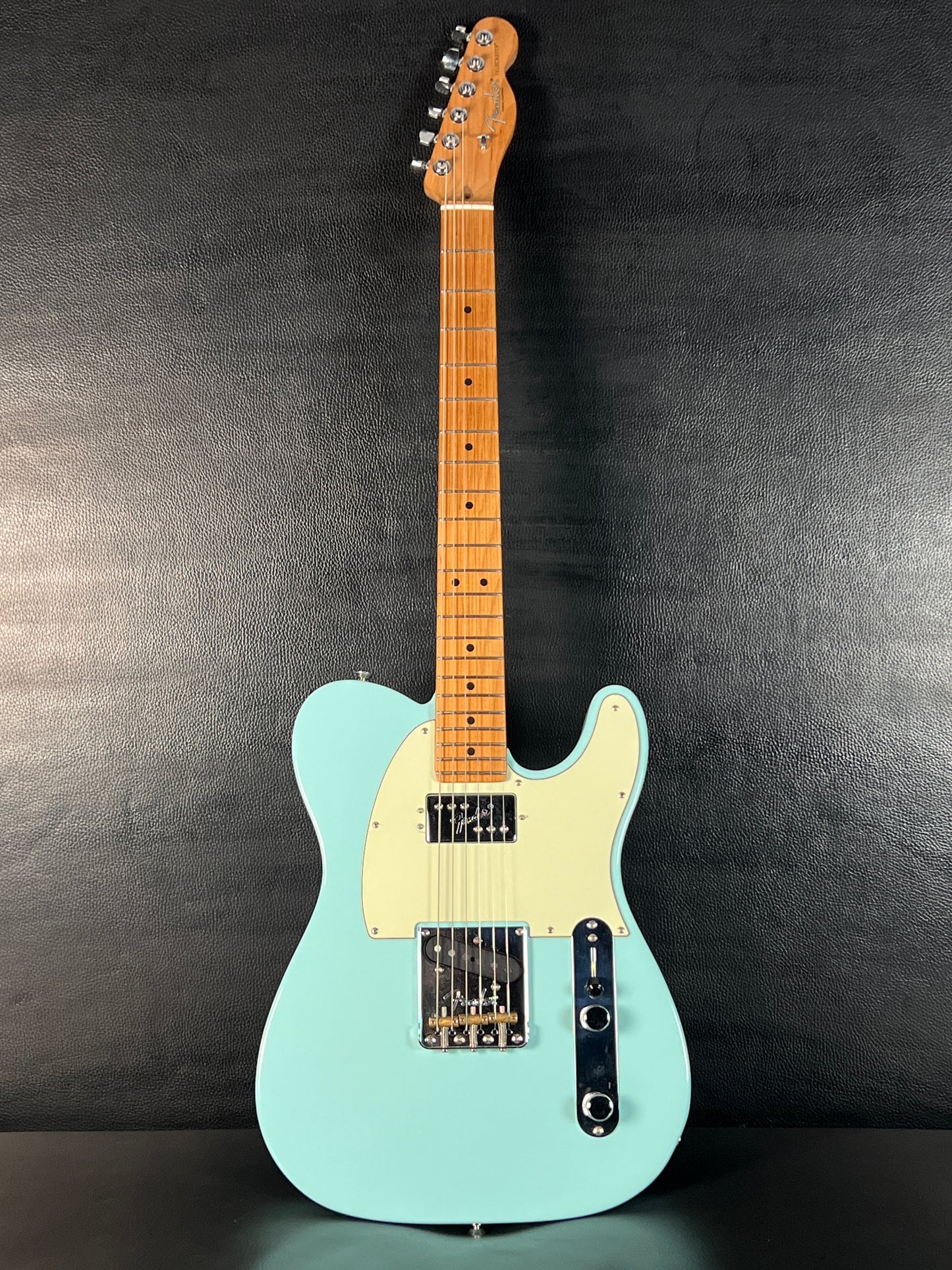 Fender Limited Edition American Pro Telecaster Daphne Blue (PRE-OWNED)