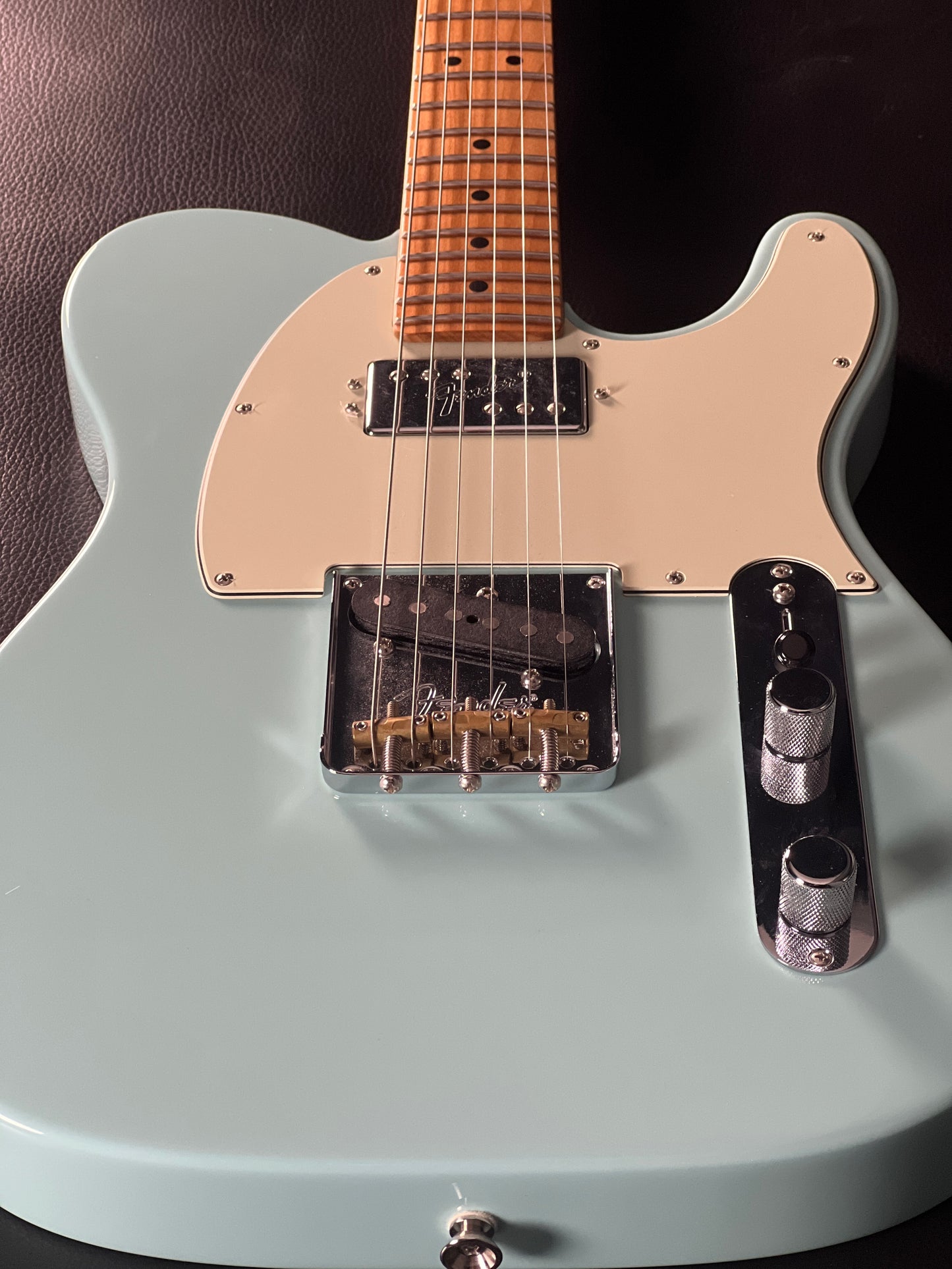Fender Limited Edition American Pro Telecaster Daphne Blue (PRE-OWNED)