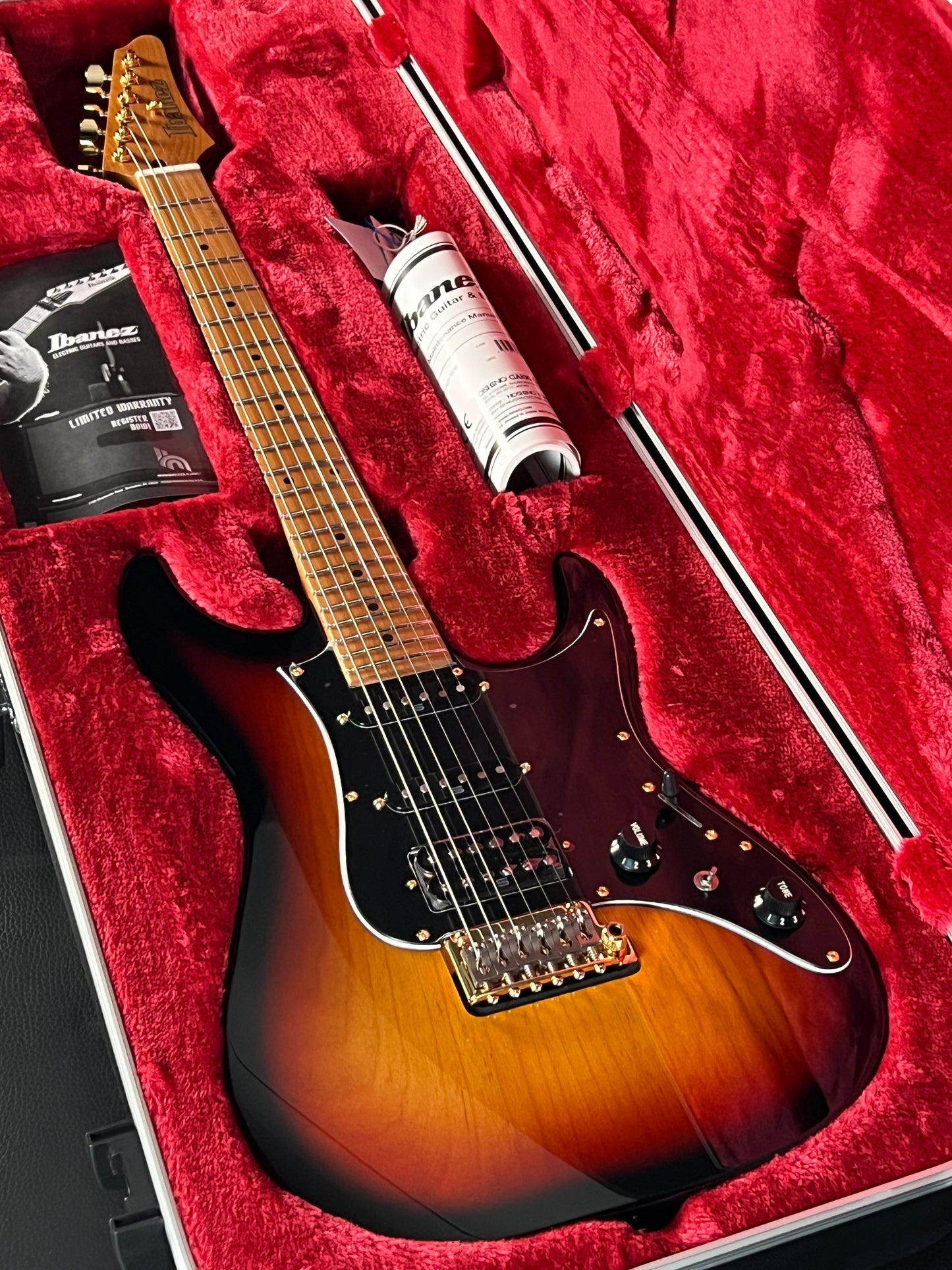 Ibanez AZ Prestige Tri Fade Burst Flat AZ2204AGTFB