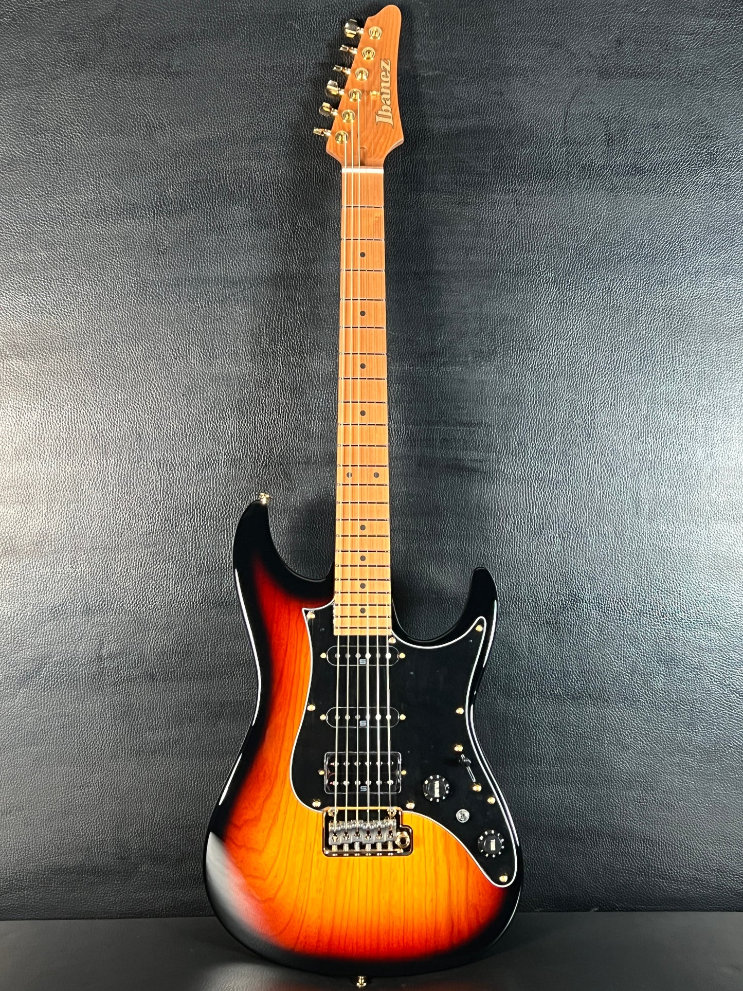 Ibanez AZ Prestige Tri Fade Burst Flat AZ2204AGTFB